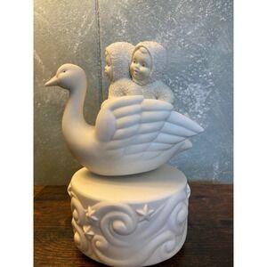 Department 56 Snowbabies Take Flight Swan Musical Figurine Bisque Porcelain